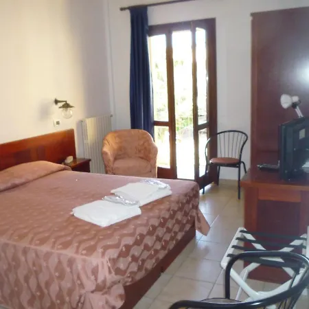 Hotel L'Ancora Santa Teresa Gallura Exterior photo